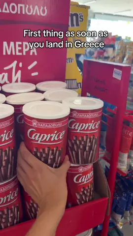 The only way to do it                                                           #fyp #travel #greece #snack #greecetravel #caprice 