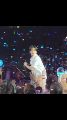 xaxaxax 😆🇦🇲 @Stray Kids #vardavar2025 #vardavar #woter #straykids #CapCut #рекомендации #rek #рекомендации #рекомендации 