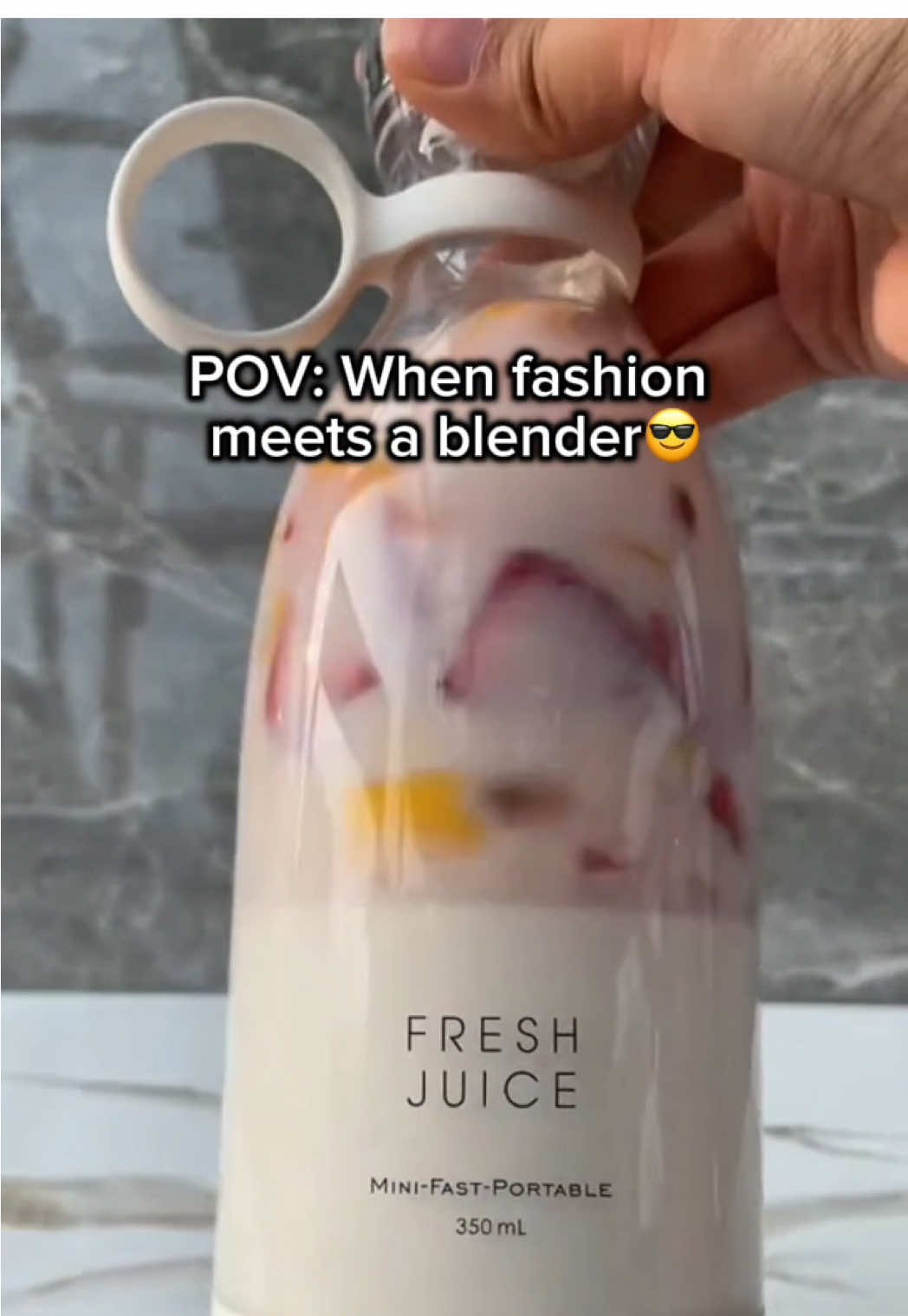 Comment ‘Want’ to get the link😍 ⚡ USB‑powered mini blender—perfect for on‑the‑go 🍓 30‑second blend with 3D stainless steel blades 🧴 Detachable for easy cleaning & portable use 🌱 Food‑grade material—safe & eco‑friendly #reelsfinds #healthymoments #kitchengadget #smoothie #portableculinary #blender #livarra #fit #gym #health #diet 