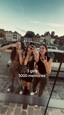 @𝑀𝒶𝓃𝑜𝓃 @Camille #trio#copines #girls#summ#Summertoii#fyp #nostalgie #souvenir 