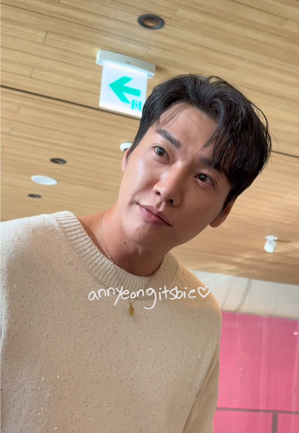 Ketemu mas #KimYoungKwang in real life 🥹🩷Gimana guys aslinya 🥹🥹🤏🏻🤏🏻 #trigger #kdrama #dramakorea #actor #drakor #koreandrama #김영광 