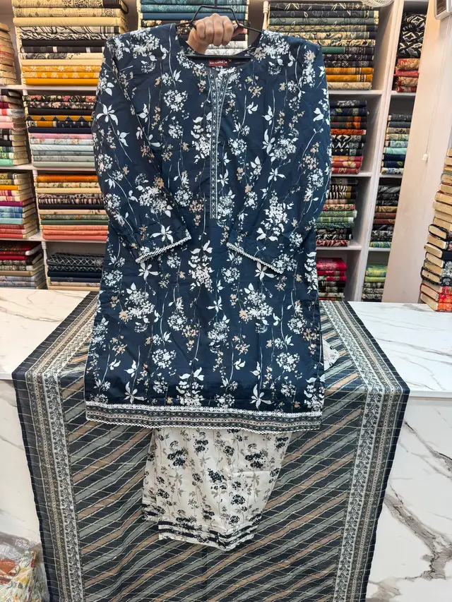 Farshi shlwar most demanded restok only 4000😱😱@Rohan Fabrics #dresses #fashion #clothes #binsaeed #trending 