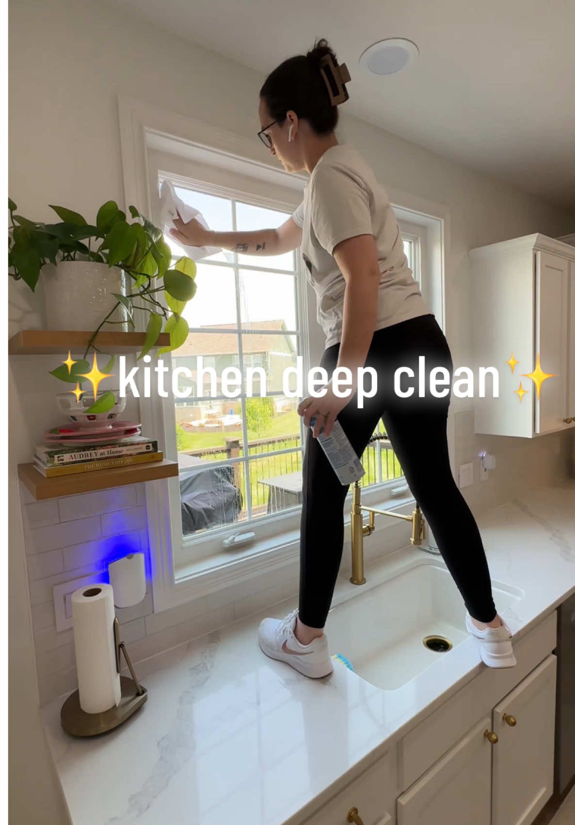 a top to bottom kitchen deep clean and scrub ✨satisfying sunday reset! #cleaningmotivation #deepcleaning #kitchencleaning #kitchen #satisfying #asmrcleaning #cleanwithme