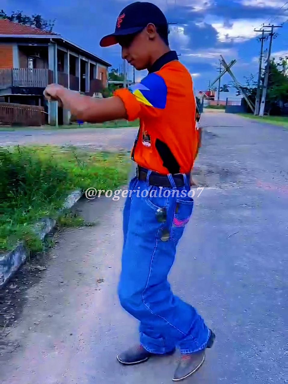 Dancinha do cowboy  #valdecirsanfoneiro #valdecirdeparaipaba #valdecir #dancinha 