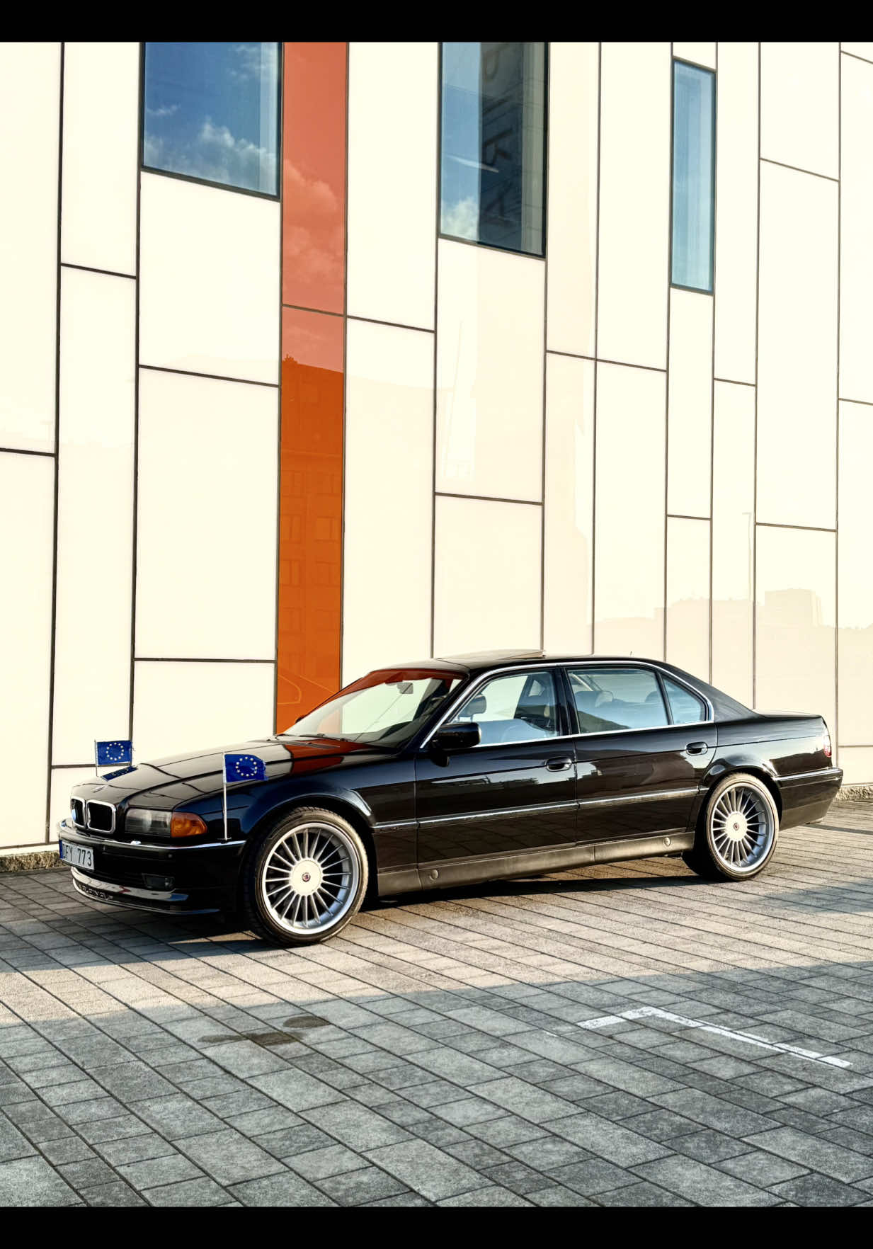 Bmw v12 😳 #e38 #750il #bmw #bmwclub #bmwe38 #v12 