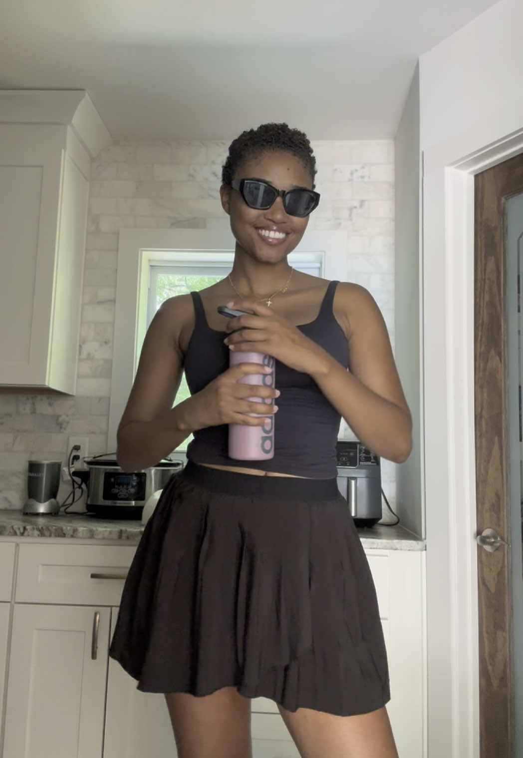 ☺️✨ when you wake up feeling good  #tanktop #athletictop #tts #tiktokshop #ttsfinds #outfit #outfitinspo #tennisoutfit #skatingoutfit #figureskater #figureskaters #figureskatingtiktok 