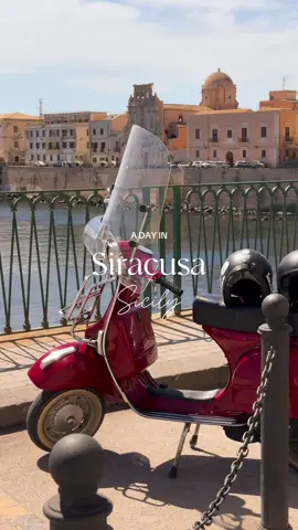 A day in the beautiful and historic city of Siracusa, Sicily. The oldest part of the city is located on the small island of Ortigia, a maze of charming streets with numerous Baroque buildings, such as the Cathedral and the Church of Santa Lucia alla Badia, both in the beautiful Piazza Duomo, and even Roman-era remains, such as the Temple of Apollo, and Greek, like the Fountain of Arethusa.  Listed as a UNESCO World Heritage Site, it is undoubtedly a place not to be missed if you ever visit Sicily. #siracusa #ortigia #sicilia #sicily #italia #italy 