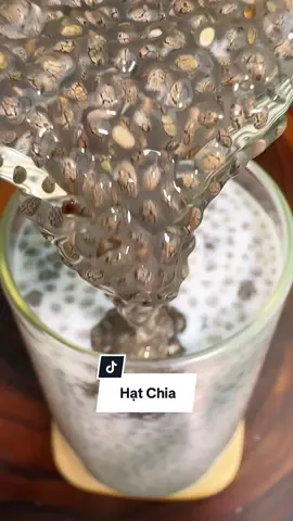 Hạt chia dễ uống, dễ mix với các loại thức uống khác và ngon nữa #hatchia #hatchiaden #thucphamsachmero #khatrainghiem 