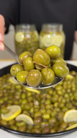 Zeytin 🫒 Sever misiniz? Eat or Pass?  #olive #busezeynep #zeytin 