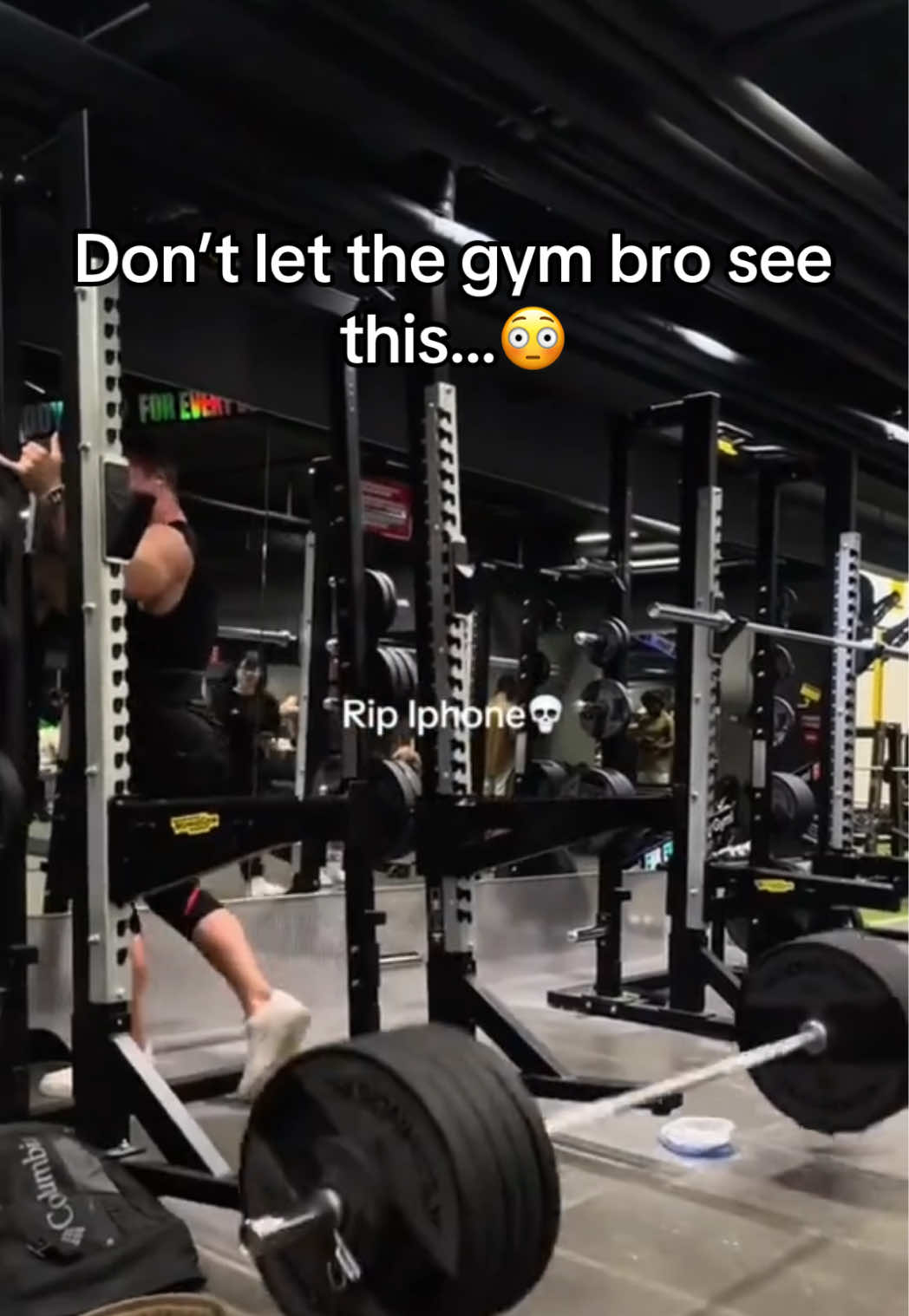 The best gift for your gym bro 🥵 #usa #tiktokmademebuyit #magneticgymbag#geat#Fitness#magneticgymbag #liftok #BagWithBrains 