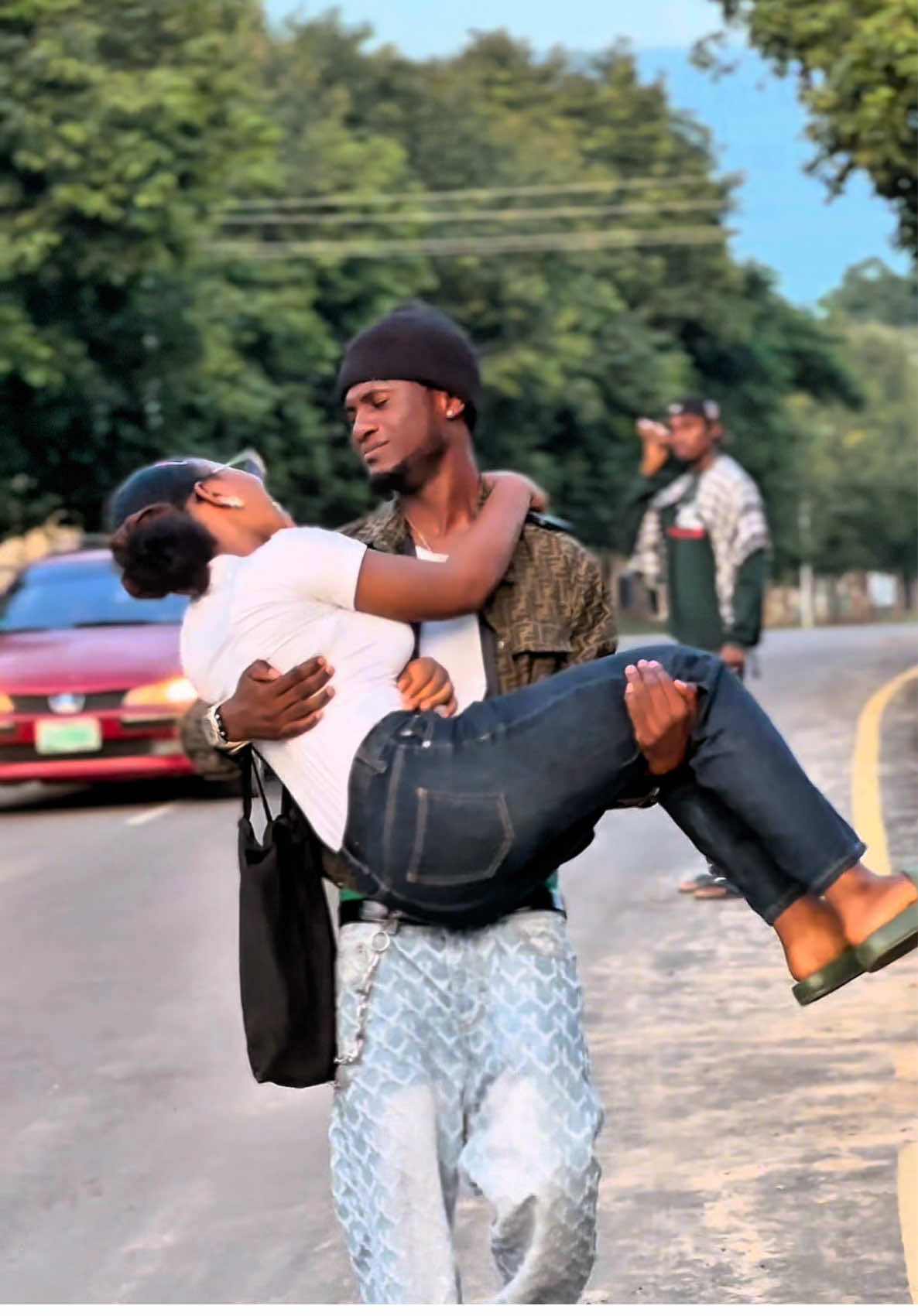 But is this true?🙂 Relationship people can be so annoying ehh🥲😂 tag them to see😂😂 W//:@Vee❤️  .. .. #juztafro #blowthisup #goviral #friends 