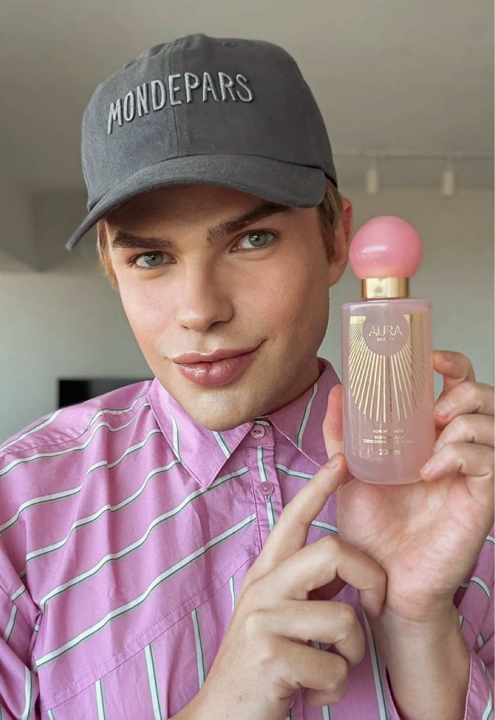 Se você curte fragrâncias suaves, o body splash Aurora Shine de @Aura Beauty Club by @JADE foi feito pra você! 💞  #tiktokshopchegou #aurabeauty #confienoseubrilho #perfumetiktok 