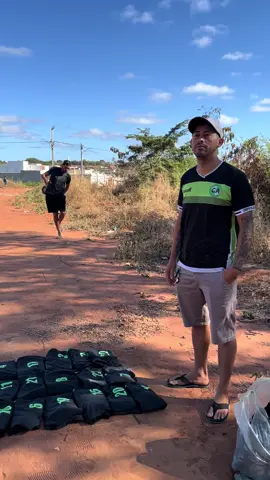 Chega atrasado e ainda quer pegar material  #futebol #treinador #campoalegrefc 