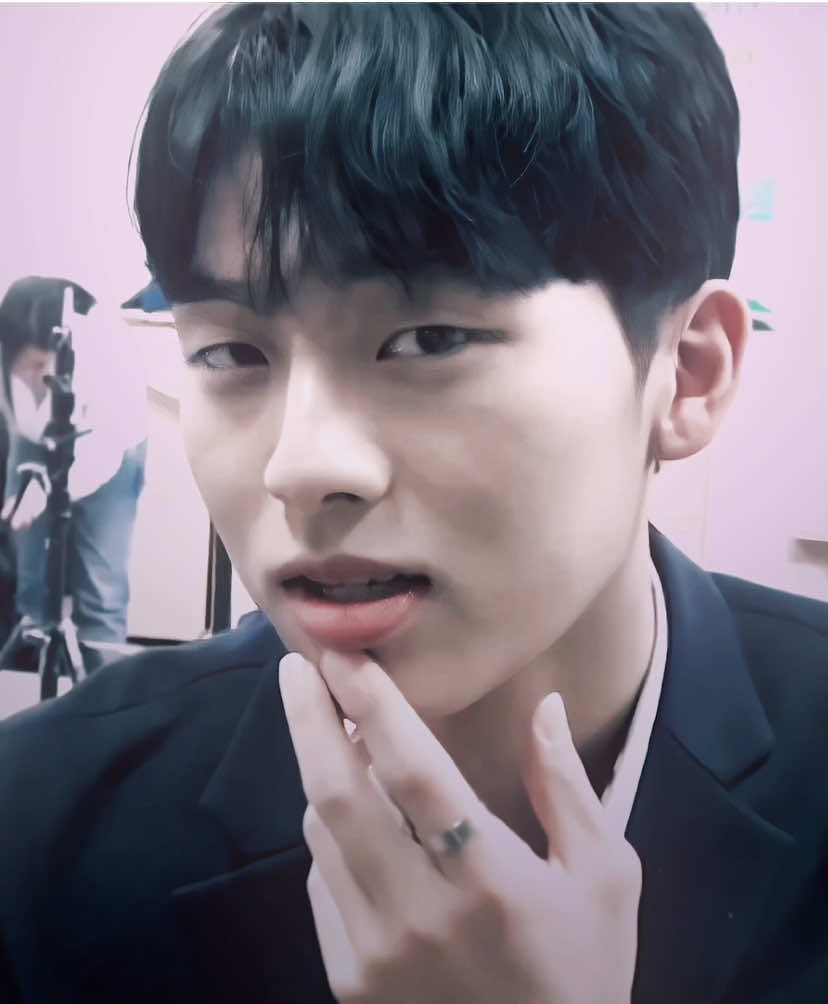 corta pro jihoon fazendo uma poça no chão..  [ for @𝑰𝒔𝒂 ☆ ] #choihyunwook #parkjihoon #weakheroclass #choihyunwookedit #ahnsuho #ahnsuhoedit #foryoupage #fyp #viral #t4kvsp  dts: @lai✮ @9am @jubs @ste ✧ @₊˚𝑏𝑟𝑢 🦑 @☆>Mah @Japah🌀 @lukdrmz @kau 𖤐 