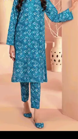 #pakistanisuits #pakistanidesignerwear #salwarkameez #pakistanifashion #pakistanifashionuk 