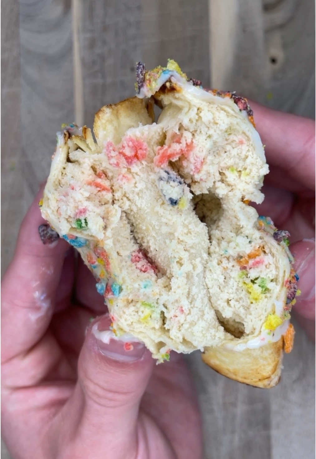 Fruity Pebbles Pop Tart! Recipe on IG @thegoldencrunchh #fruitypebbles #poptarts #highprotein #lowcarbrecipes 