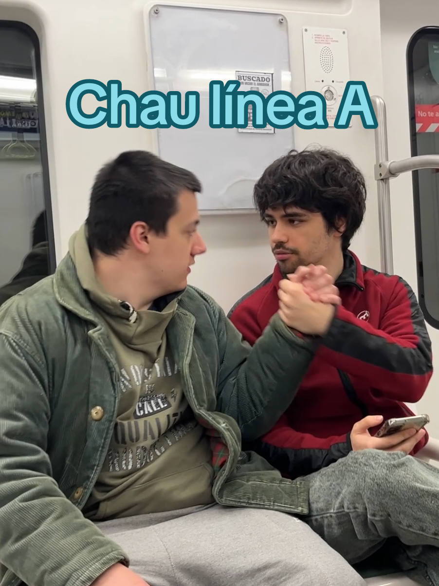 Chau línea A . . .con @Mato292  . . . . . . . #absurdo #chiste #humor #argentina🇦🇷 #viral_video #sketch #subtelineaA #subte #caba #ciudaddebuenosaires #divertido #amigos #saludo #argentina #incomodo #medanverguenzaestoshashtags #labubu 