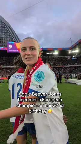 Best. Birthday. EVER! 🎁 #england #Lionesses #weuro2025 #aggiebeeverjones 