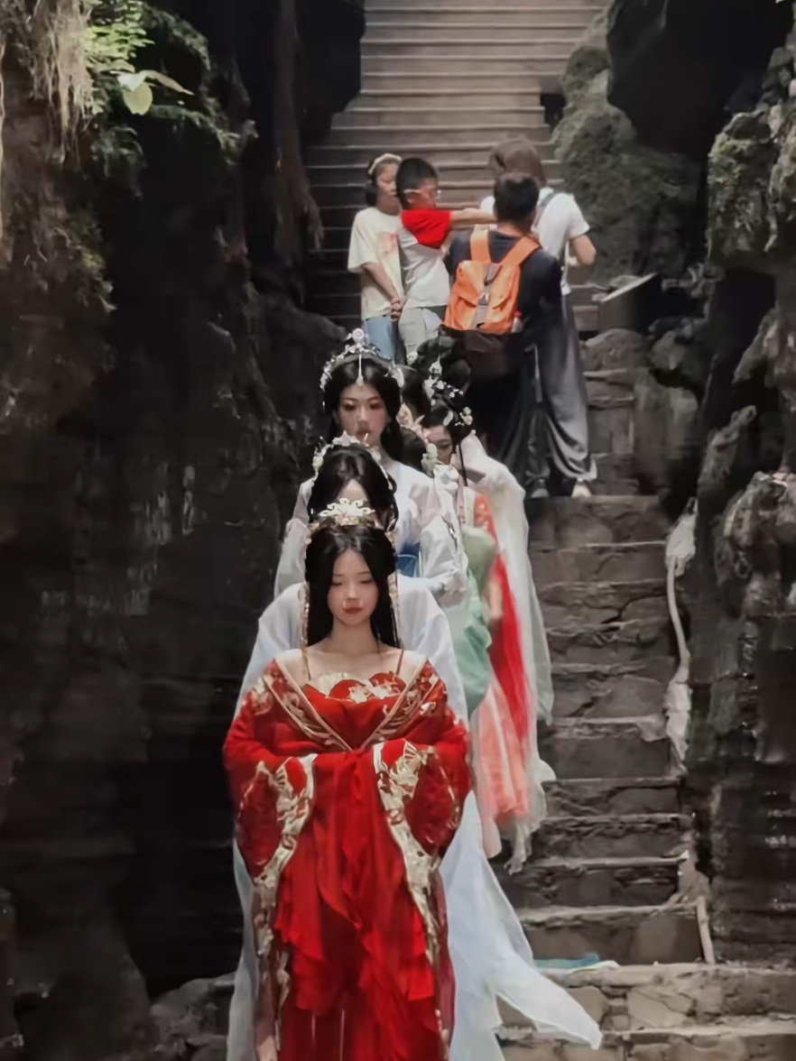 #国风打卡#遇见国风梭布垭石林#梭布垭石林 
