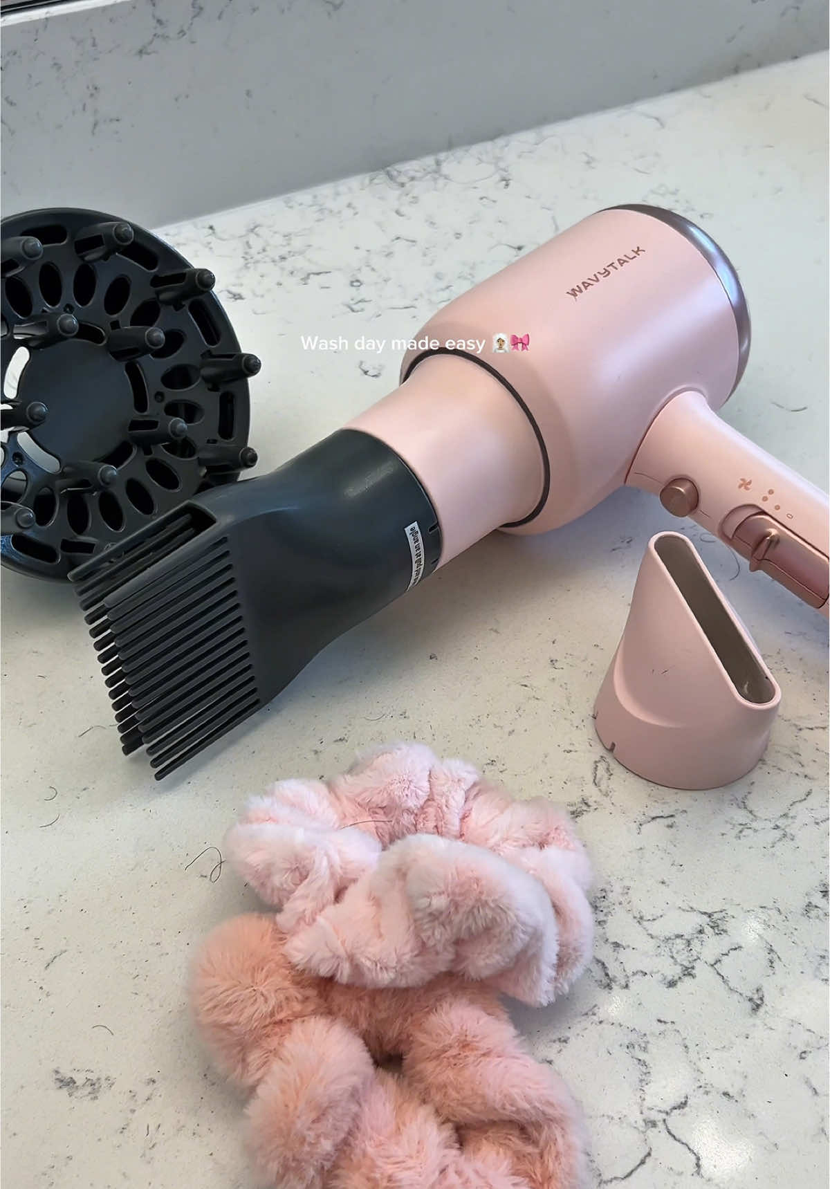Hey my loves 💗! This is a sign to start investing in your hair tools, this blow out only took 15 minutes 😮‍💨!  #washandgo #blowoututorial 