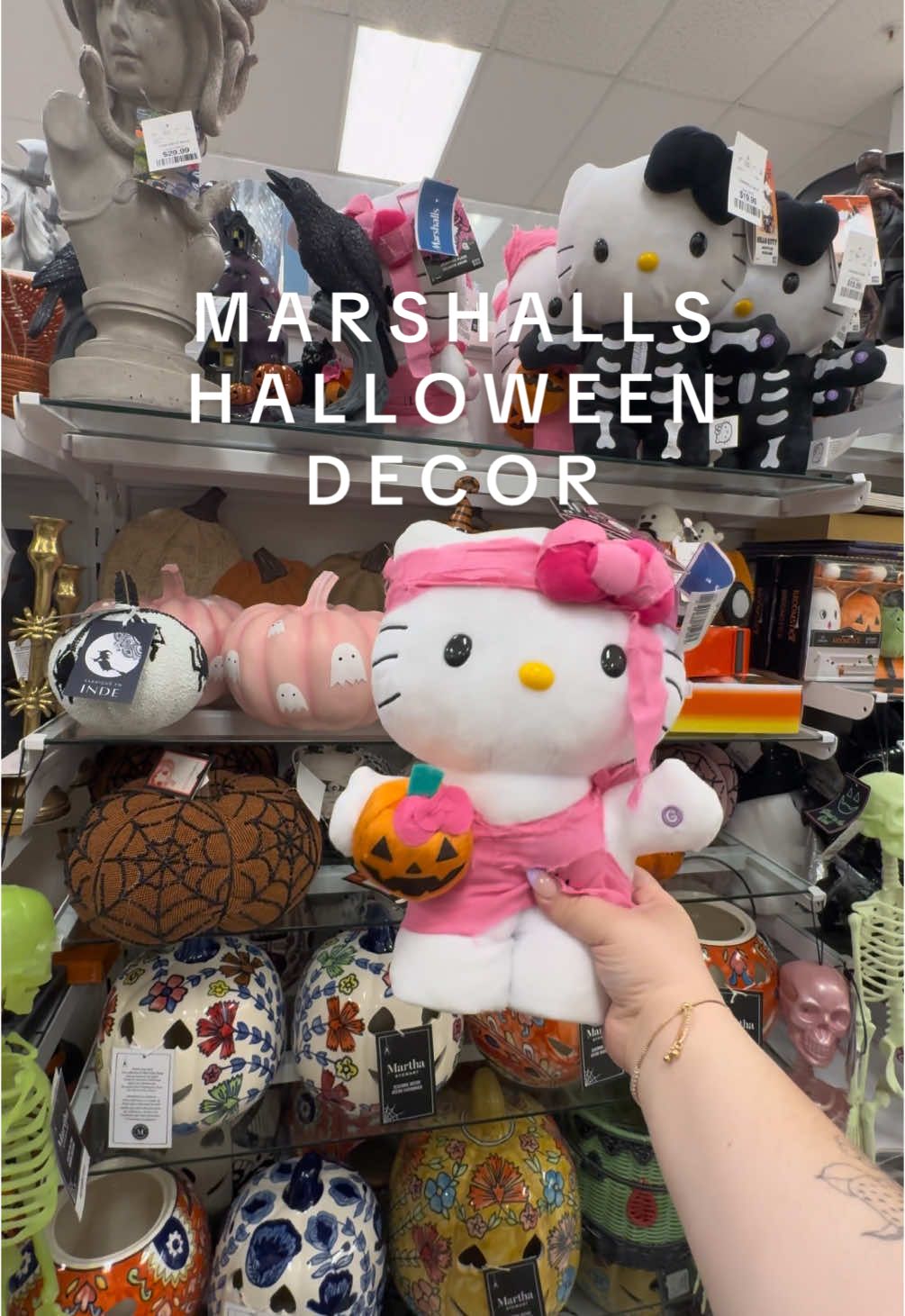 soooo i may be late but i’m gonna need that ghost holding a coke 🧍‍♀️ #marshalls#homegoods#tjmaxx#shopping#shopwithme#halloween#spookyseason#halloweendecor#hunt#ghost#coke#cocacola#can#hellokitty#pursetok#haultok#pinkoween 