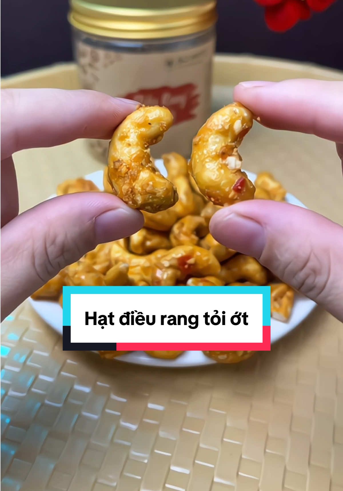 Hạt điều thường đã ngon rồi , giờ ăn hạt điều rang tỏi ớt ngon x2 luôn nha #xh #hatdieurangtoiot 