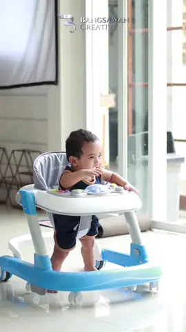 “Main bareng dedot, seolah dunia jadi lebih ringan. Yang penting dia ketawa, hati ikut lega.” #DuniaAnak #BahagiaItuSederhana #MomenIndah