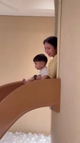 tiba2 diajak ngobrol sama anak org 😂🙏🏻 lio lucu bgt lagi nimbrung geleng2 #fyp 
