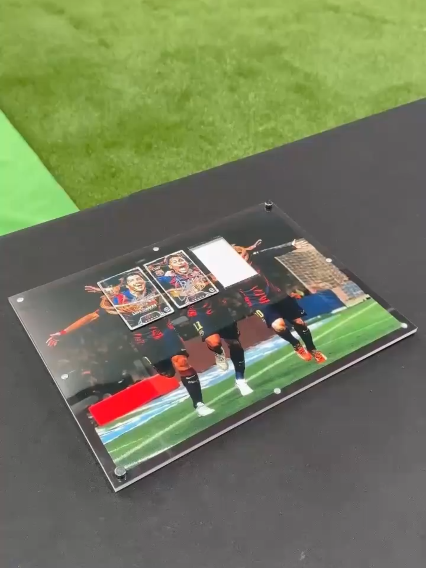 メッシがラストピースを埋める。 あの頃の思い出が今蘇るー。  　　　　　　 ゲーム内イベントクリアで、 日本限定1セットの