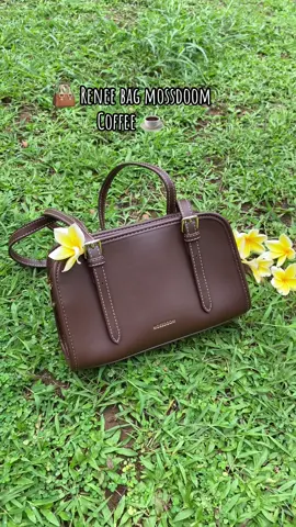 ✨ Bestie, tas secantik ini masa dilewatin? Bikin gaya makin classy tanpa usaha lebih. Renee Bag dari Mossdoom ini cocok buat OOTD ngantor sampai hangout 🤍 👜 Ready stock, langsung cekout aja sebelum sold out lagi! #ReneeBag #MossdoomStyle #TasAlaSelebgram #OOTDKece #TasKekinian #GayaTanpaRibet #LookOfTheDay #FashionUpdate #SimpleButChic 