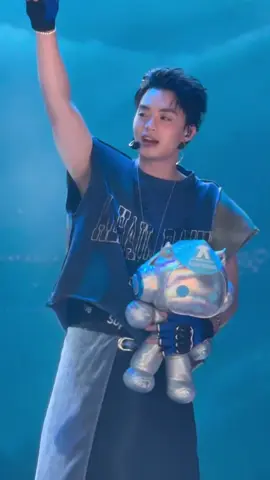 [270725] NEGAV AT CONCERT ANH TRAI SAY HI LAS VEGAS Anh trai có nhiều nghệ danh nhất chương trình - Negav say hi Concert day 8 Source: byngtrn __________ 💙 Thông tin liên hệ 💛 𝐅𝐚𝐧𝐩𝐚𝐠𝐞: FC Embes 𝐓𝐢𝐤𝐭𝐨𝐤: fcnegav (FC Negav - Embes) 𝐈𝐧𝐬𝐭𝐚𝐠𝐫𝐚𝐦: fcnegav.embes  𝐓𝐡𝐫𝐞𝐚𝐝𝐬: fcnegav.embes 𝐆𝐫𝐨𝐮𝐩 𝐩𝐫𝐢𝐯𝐚𝐭𝐞: FC Negav - Embes  𝐆𝐫𝐨𝐮𝐩 𝐩𝐮𝐛𝐥𝐢𝐜: FC Negav - Gia đình Embes __________ #Negav #DangThanhAn #FCNegav #Embes #NegavLasVegas #AnhTraiSayHiLasVegas