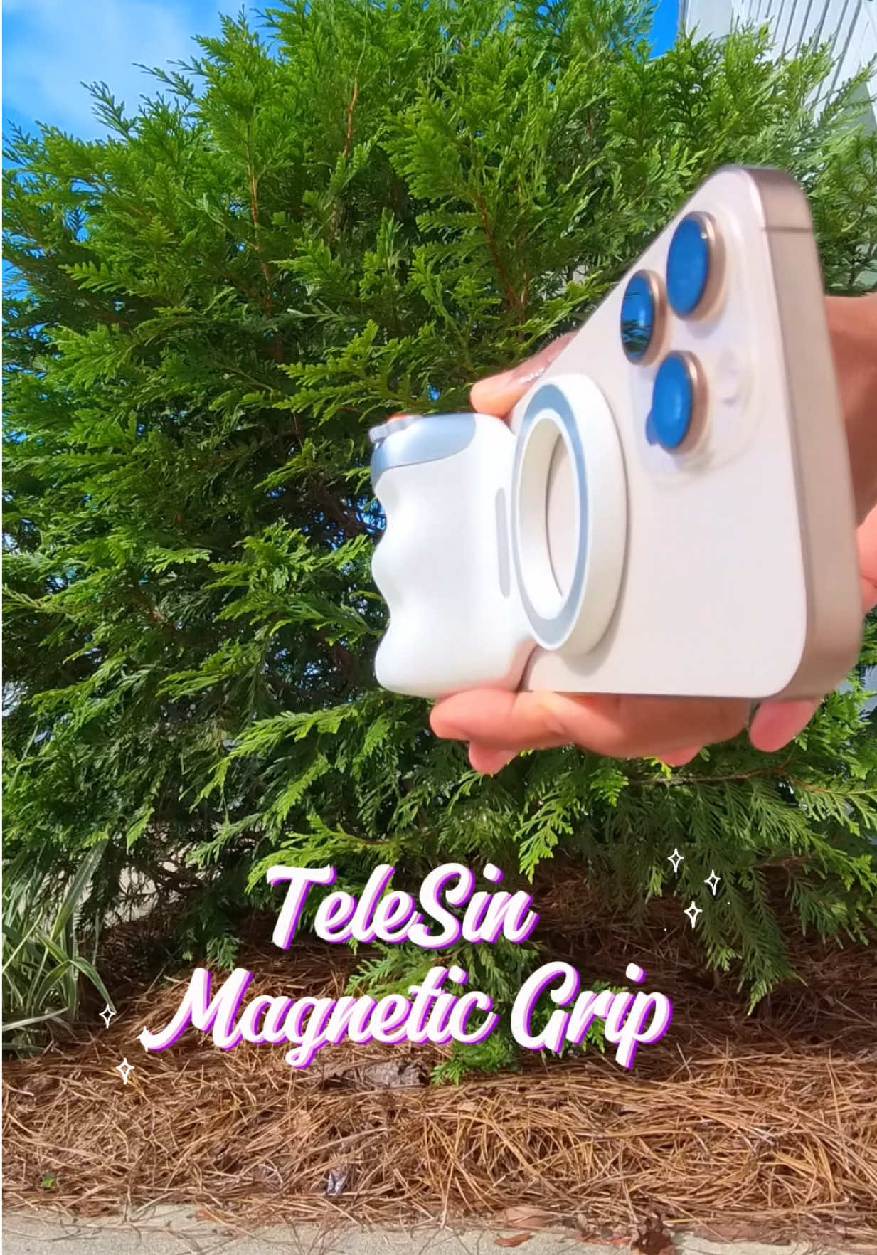 Your best camera is your back camera get this @TELESIN magnetic grip to up your content! #tiktokshopbacktoschool #telesin #telesinphonegrip #magneticlight