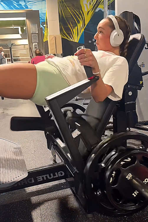 Gym funny😂🏋️‍♀️#funny #usa #funnymoments #funnyvideos #fyp #haha #funnytiktok #gym 