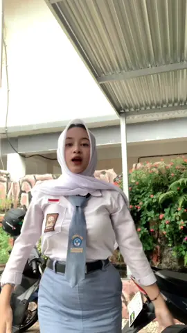 ga suka hijab putih ih letoy😤