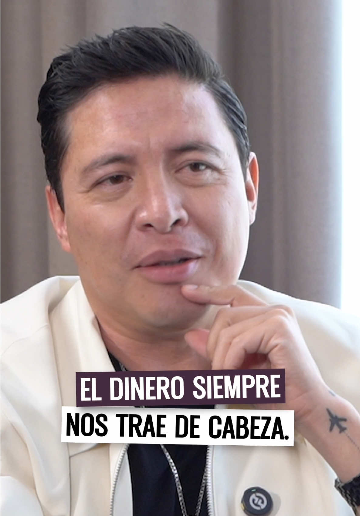“Vivía peleado con el dinero… y conmigo mismo.” Hasta que entendí que ser actor no era una excusa, era mi verdad. Cuando dejé de fingir y solté el ego… empezó la abundancia.  #abundancia #dinero #manifestacion #actor #armandohernández #creenciaslimitantes #nayoescobar 