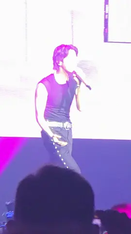 he took off the jacket #jin #kimseokjin #bts #Tampa #runseokjin_eptour #runseokjin_eptour_tampa #btsarmy 