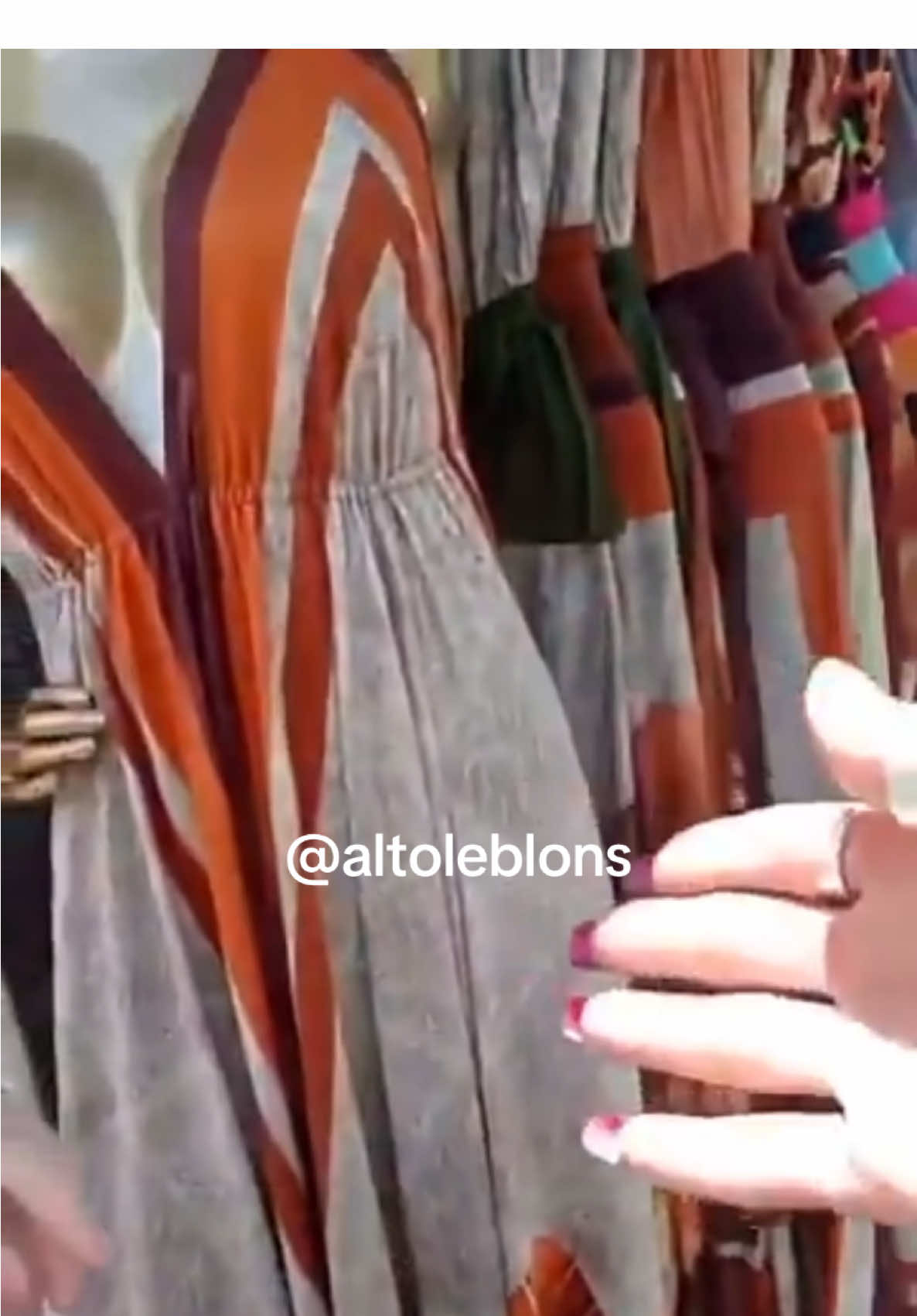 #altoleblon #alto #leblon #rj #sp #br #fyp #meangirls #pop #futilidade #bbb #blogueira #influencer #rica #luxo #glow #jardins #jardinssp #oscarfreire #bh #braz #fera #roupa #tecido #elegante #oscar #loja #elefante 