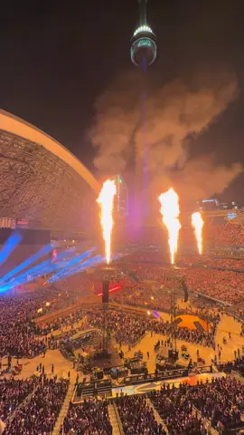 @The Weeknd brought the heat to an open-dome Rogers Centre! #theweeknd #thehills #afterhourstildawnstadiumtour 