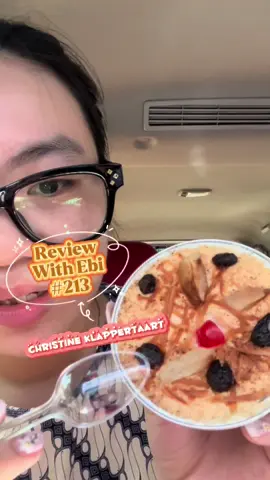 Salah satu tempat klappertaart paling endulitaa di Manado 😍🤩🤤 Kacamata kece badai dari @Optik Tikala Manado 😎 #review #klappertaart #christineklappertaart #enak #manado 