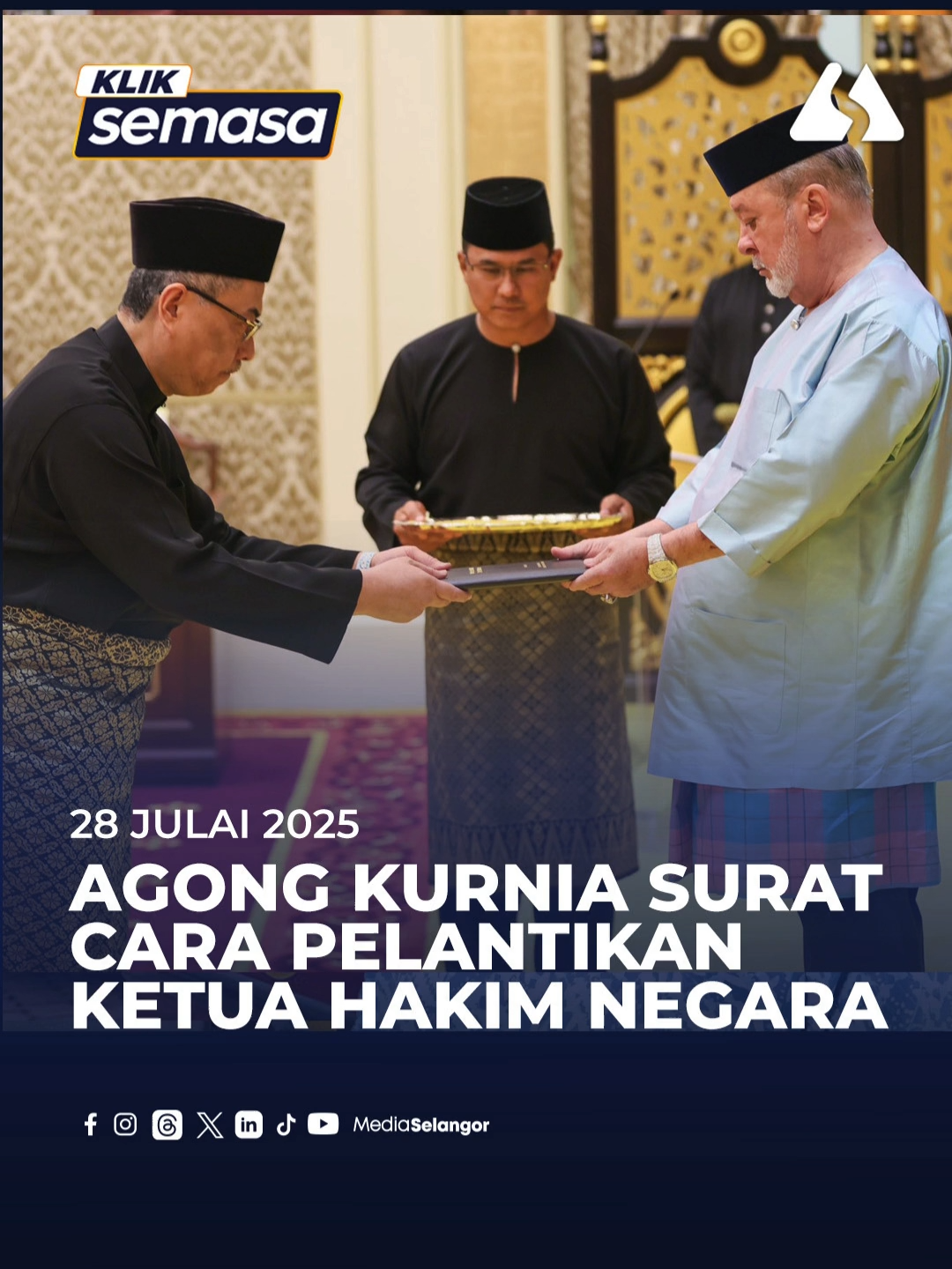 Yang di-Pertuan Agong, Sultan Ibrahim berkenan mengurniakan Suratcara Pelantikan kepada Ketua Hakim Negara, Datuk Wan Ahmad Farid Wan Salleh di Istana Negara. Datuk Wan Ahmad Farid turut mengangkat serta melafaz sumpah taat setia jawatan pada Istiadat Pengurniaan Suratcara Pelantikan Ketua Hakim Negara. #mediaselangor #selangortv #kliksemasa