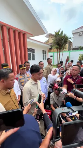 Wapres Gibran tinjau sekolah rakyat dan penanganan karhutla di riau #riau #pekanbaru 