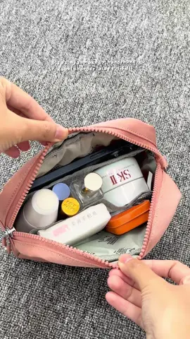 READY STOCK HARUICA POUCH 80126 Size : 20 x 6 x 13 cm Material : Waterproof Nylon Color : Dusty Pink, Light Purple, Off White, Sunny Yellow, Winered, Black, Navy, True Brown •3 slot dibagian dalam •Untuk letak hp, powerbank, kosmetik, uang, dll •Bahan tahan air / waterproof #recommendations #rekomendasi #haruica #haruicapouch #multipouch #pouch #dompethp #dompetkosmetik #pouchcosmetic #musthave #racuntiktok #racunintiktok #tempatkosmetik #fyp