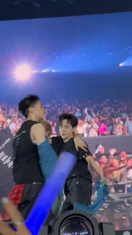 Suộc này Hùng đáng yêu cực lunn 😍🐼 cre: hannahhh_265 #QuangHungMasterD #anhtraisayhi #concertlasvegas 