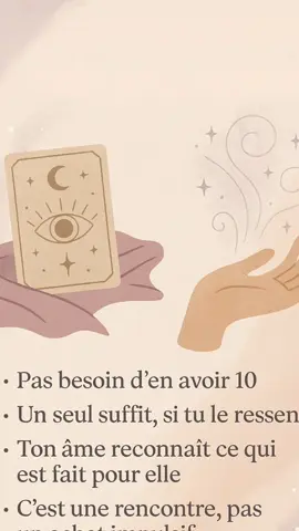 Tu peux acheter tous les oracles du monde… Mais si tu ne sais pas comment dialoguer avec eux, tu passes à côté de leur vraie magie. Tirer les cartes, ce n’est pas juste retourner des images. C’est une rencontre. Une vibration subtile entre ton intuition et le message de l’instant. C’est savoir poser la bonne question, choisir le bon tirage, et surtout, te faire confiance. Dans cette formation, je t’enseigne à écouter ton ressenti, à créer tes propres tirages, et à faire parler les cartes comme si elles connaissaient ton âme. Tu n’as pas besoin d’être médium, juste d’être prête à t’ouvrir à ce langage sacré. La formation dure 1h30, accessible en visio ou à l’échoppe. Un support PDF est inclus pour t’accompagner après la séance. Réserve ta place en message privé si tu sens que c’est le bon moment. #tirageintuitif #formationoracle #developpementspirituel #intuitionsacrée #divination #oraclesetcie #tiragedecartes #oracle #formationésotérique #guidanceintuitive #spiritualitépratique #voyanceintuition