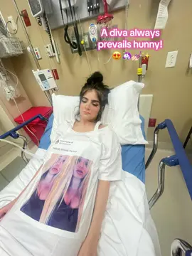 Rly trying to make light of this situation guys. 😭💔🦄✨ ily. Pls dont judge the shirt this is all i had to wear from the floor of my sister #fypシ゚viral #trending #influencer #grwm #funny #viral #storytime #chronicillness #BeautyTok #makeup #girls 
