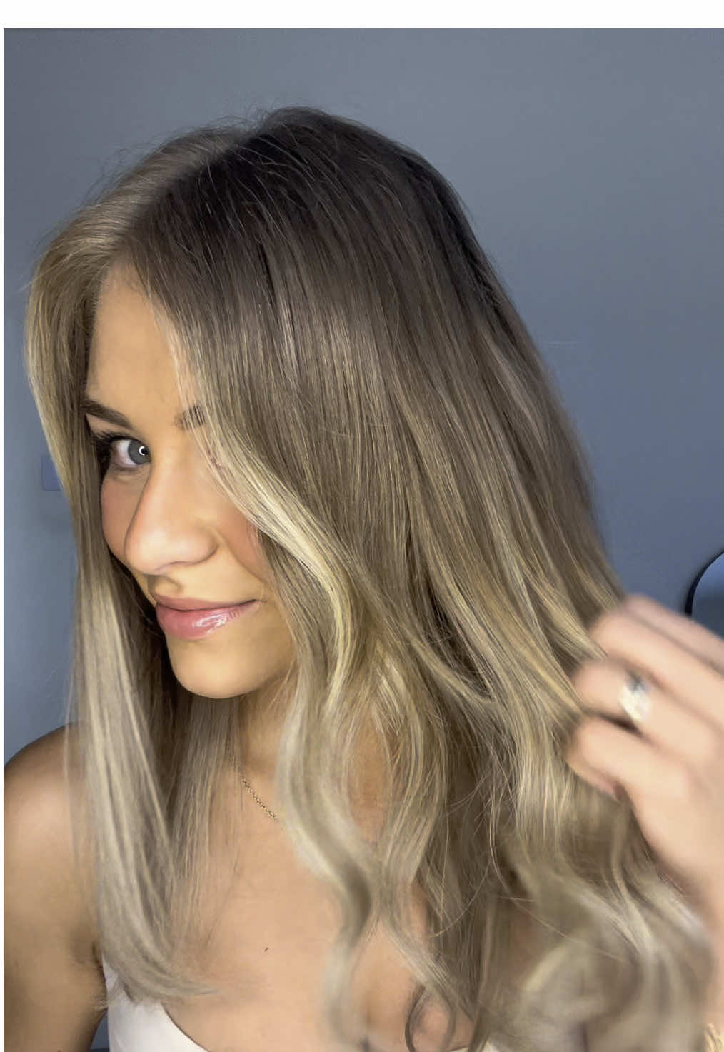 Straightener and curler in one!  Absolutely incredible design.  @Landot-Beauty #hairstraightener #2in1 #hairstyle #curler #landot #CapCut 