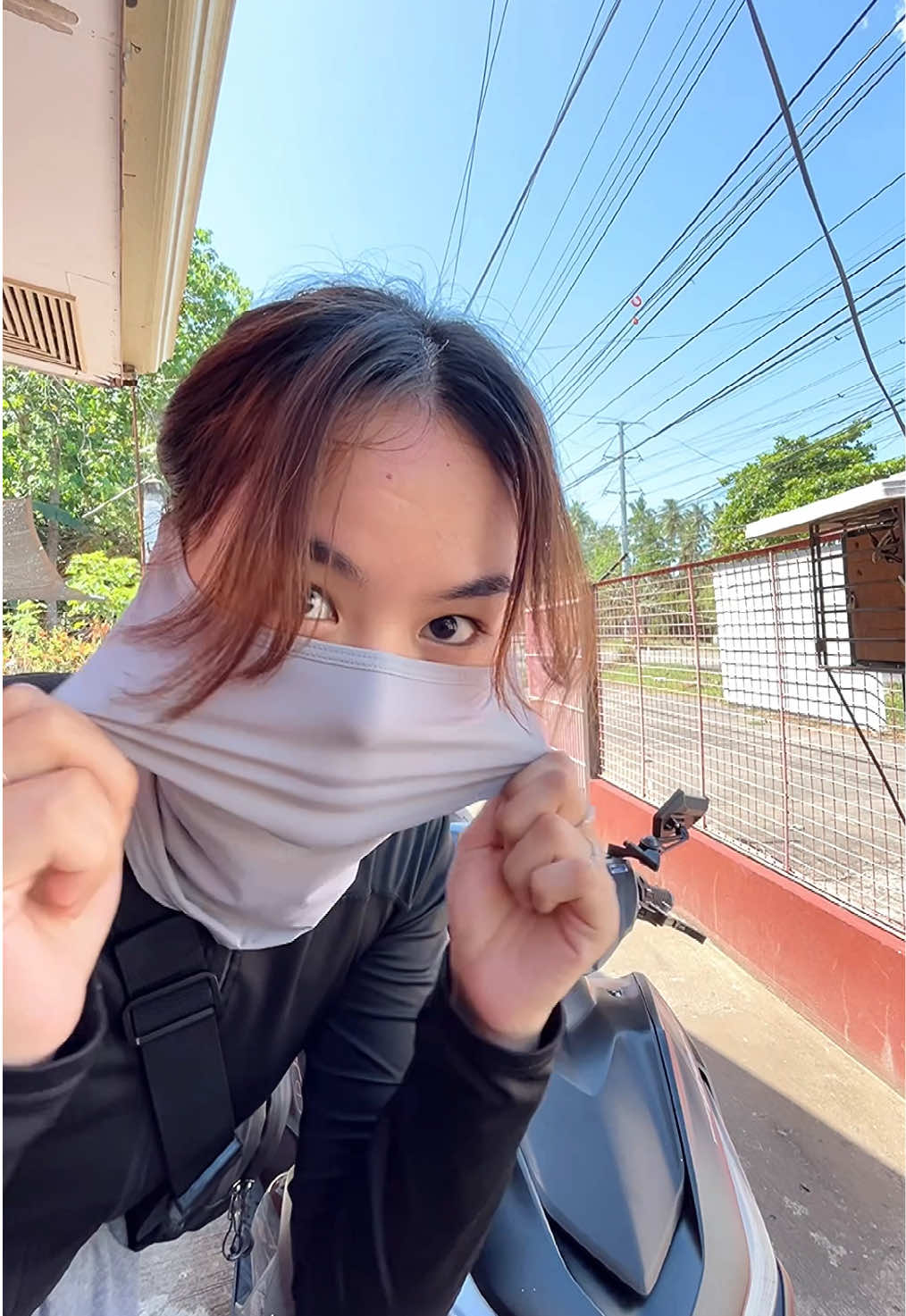 Perfect na Balaclava sa gantong panahon 🙌 . . . . . . . . . . . . . . . . #aerox #aerox155 #SOLOEVER #balaclava  #ladyrider, #motogirl, #bikergirl, #girlswhoride, #fyp