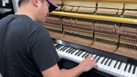 Một bản nhạc buồn...!