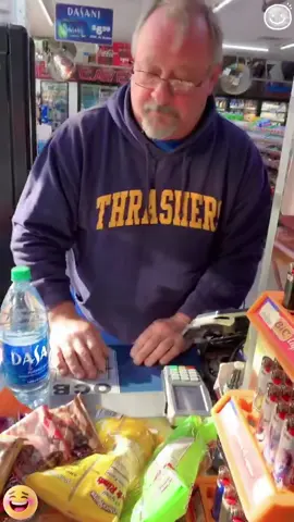 Funny shopper 🤣#funny #funnyvideos #prank #shop #shoppers #haha #fyp 