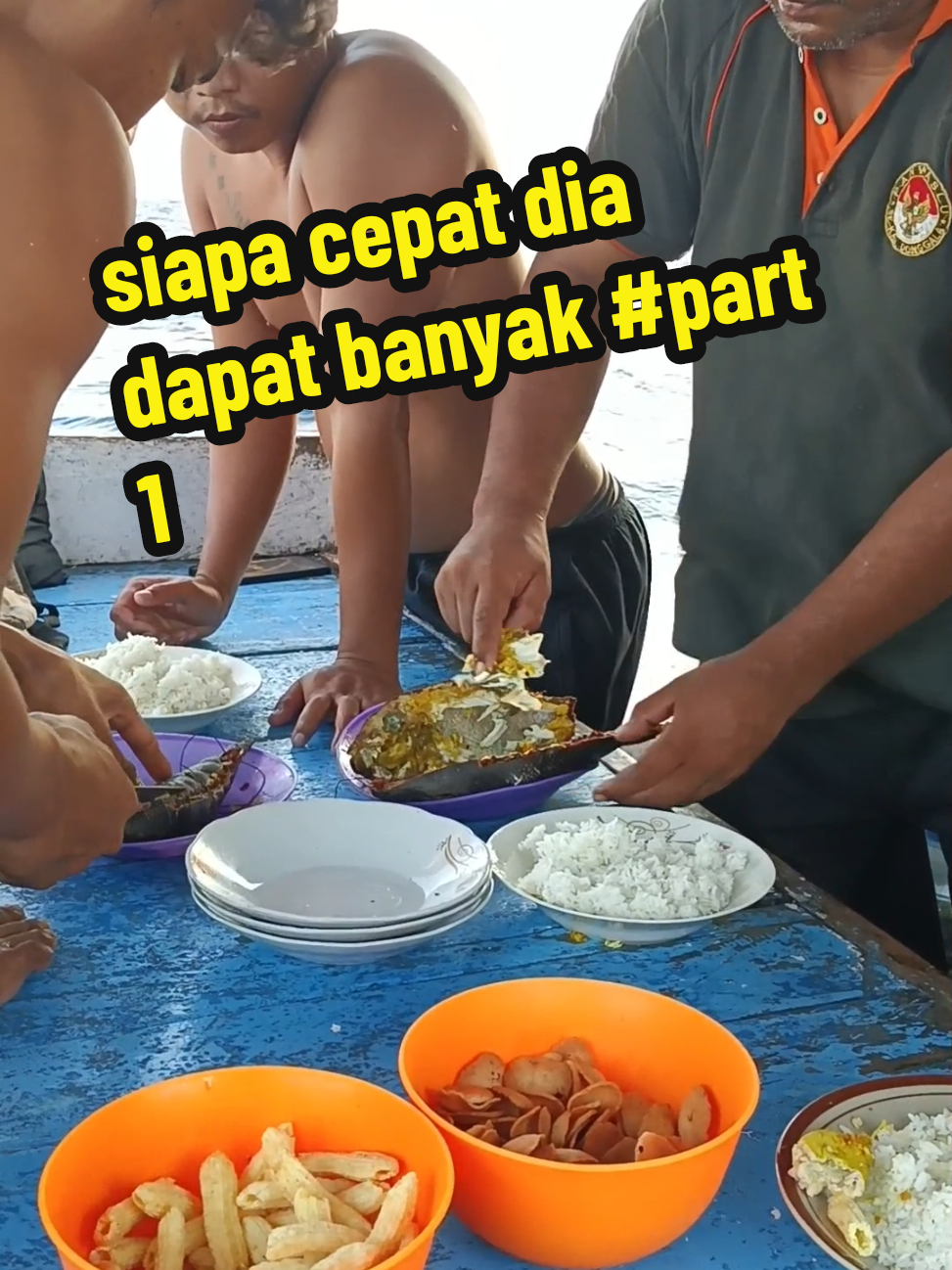 keseruan kami di atas kapal paggae/pencari ikan #konten #pelautindonesia #pejuangrupiah #paggae 